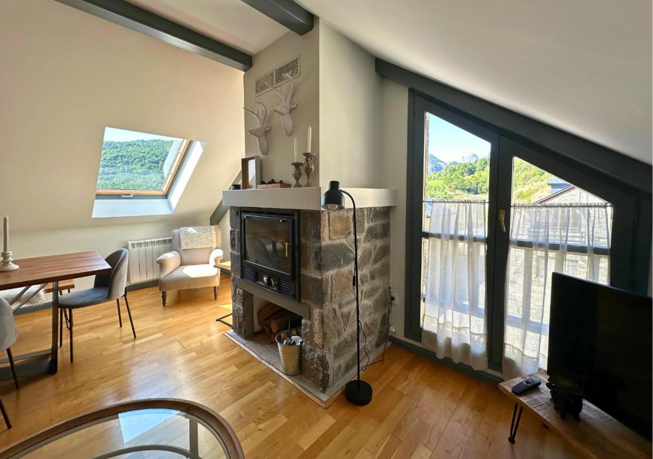Caldares Exclusivo Atico En El Pueyo De Jaca Apartment Пантикоса Екстериор снимка